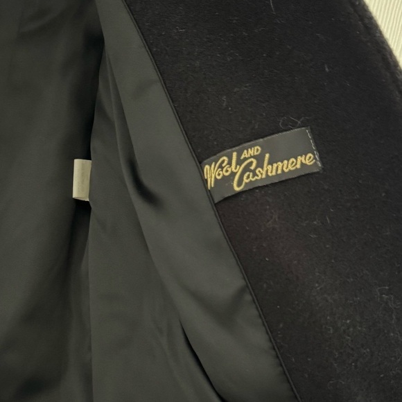 Vintage Weinberg wool and cashmere trench coat - Picture 4 of 7